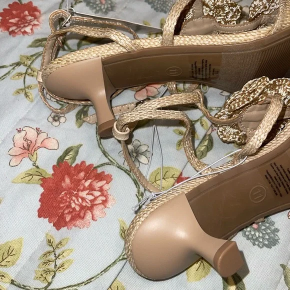 A New Day Esme Tan Crotchet Flower Kitten Heels - Picture 11 of 16